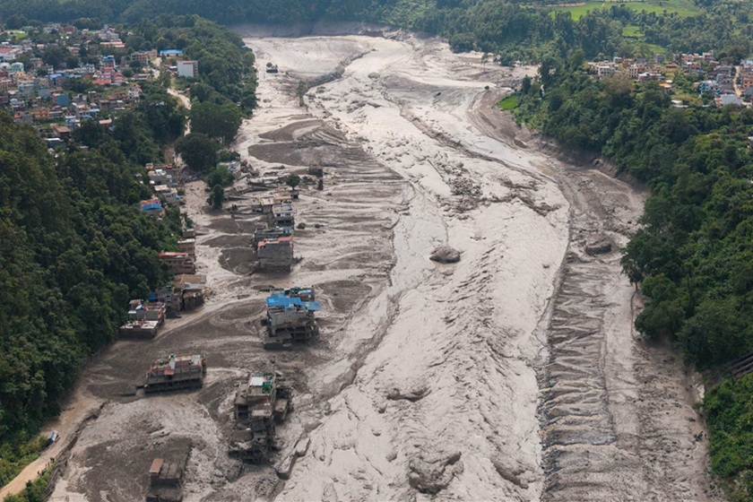নেপালে বন্যা ও ভূমিধসে মৃতের সংখ্যা বেড়ে ৯৫৫